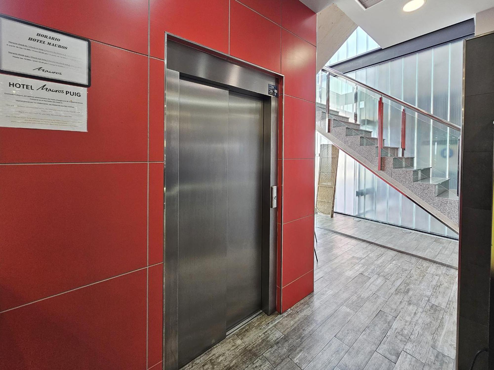 Hotel Mauros El Puig Екстер'єр фото